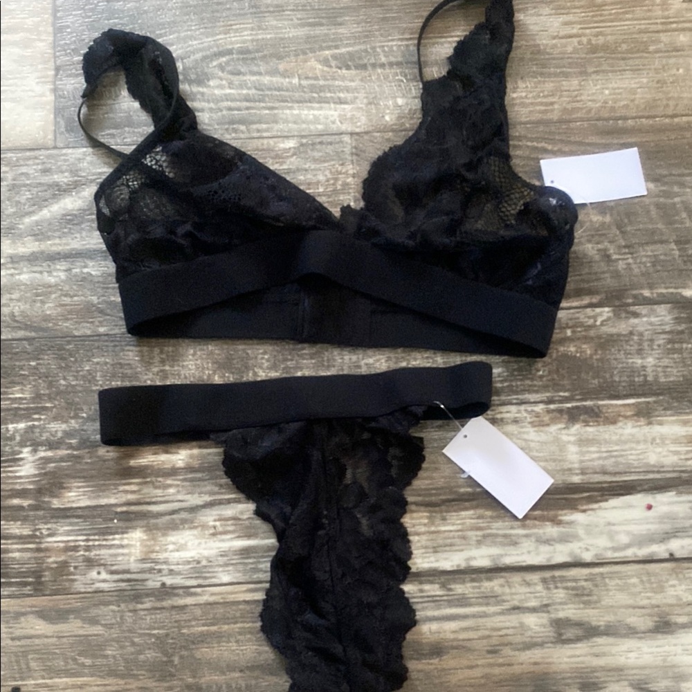 Elegant Black Lace Lingerie Set top med bottom small